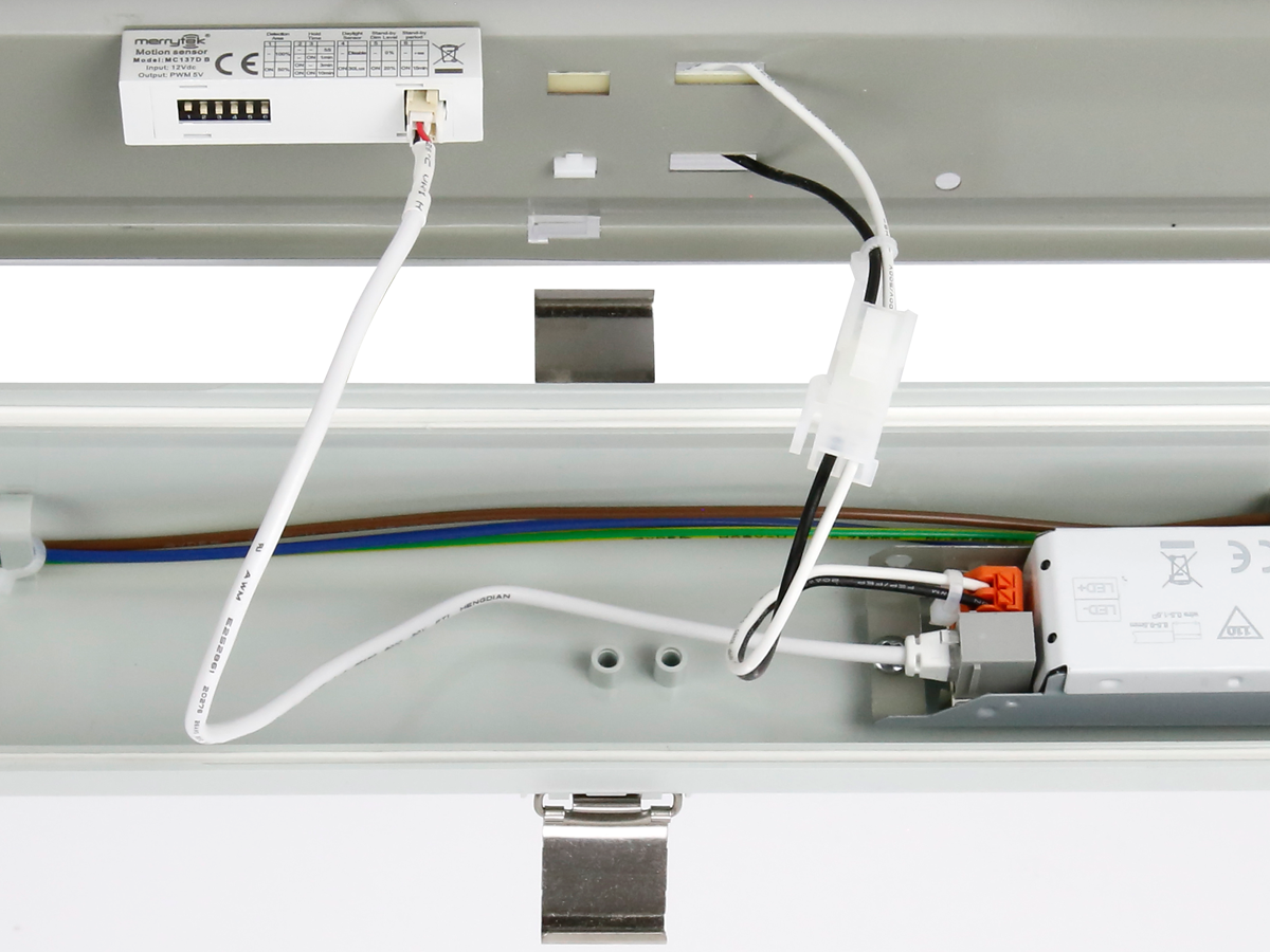 Hermetische armatuur RANGER 4000K 10-40W 7200lm IP66 120cm grijs PRIME bewegingssensor MV noodmodule LAW 3u AT